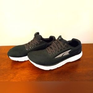 Altra Escalante 3 running shoes